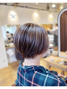 ヘアスペース リズム グリーン(Hair space Rizm green) 【ハイライト】驚きのまとまりと立体感