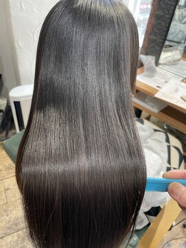 クオーレ(CUORE) ドライヤーで乾かしただけで自然にまとまる縮毛矯正