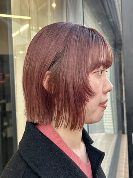 シスタ(SISTA) ピンクベージュ/フェイスレイヤー切りっぱなしボブ【自由が丘】