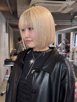 【Mina】紫シャンプー仕上げホワイトブロンド