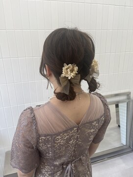 イル 天神西通り店(ill) ヘアアレンジ/ツインお団子/お呼ばれヘアー/結婚式/パーティー