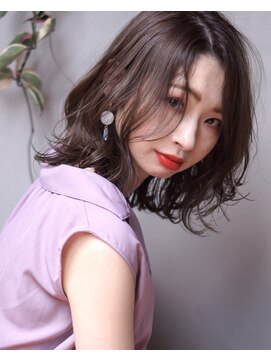 アトリエ フェム(atelier.fem) 抜け感ミディアムパーマ×ツヤ感モーブグレー