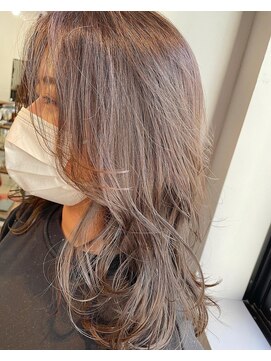 ロティー(loty) 【loty minami】ラベンダーアッシュグレージュ×レイヤーカット