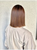 艶々ストレートヘア×切りっぱなしボブ