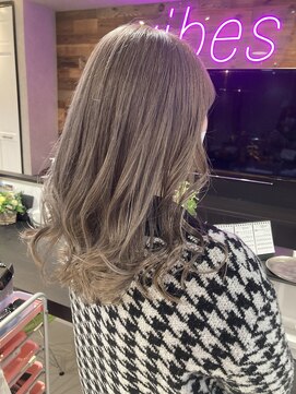 バイブス バイ ケンジ(vibes by KENJE) ミルクティーアッシュ