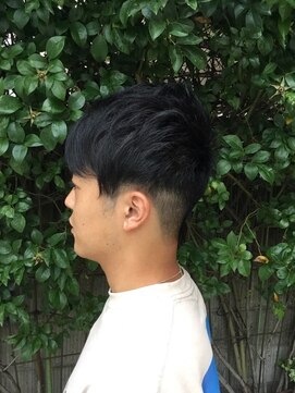 アクアマリン8810 ハチハチイチゼロ(AQUA MARINE 8810) ツーブロックマッシュアップバングコンマヘアスキンフェード