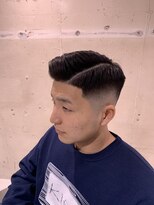 フランクスバーバーザスタンド(Frank’s barber the stand)&nbsp;サイドパートスキンフェードショートF