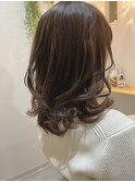 艶と透明感が合わさったナチュラルと上品さがある外巻きスタイル