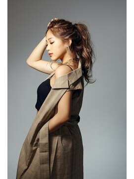 アフィナー(Afinar) 【横浜/Afinar】抜け感×艶やか×ハイポニーアレンジ