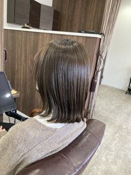 ミミックヘアー(MiMic hair) 切りっぱなしミディアム