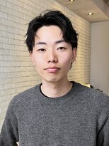 アイティーバイアルバム 北千住店(IT by ALBUM)&nbsp;刈り上げセンターパートスペインカール波打ちパーマ_ba492451