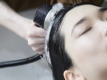 ハレイル(HALEIRU)の写真/【marbb（マーブ）導入】今話題のナノバブルシステムmarbbで毛髪や頭皮の汚れを洗い流し、美髪へ導きます◇