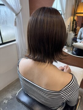 チャプター 問屋町(chapter) 透明感ケアブラウン切りっぱなし外ハネボブ顔周りレイヤーカット