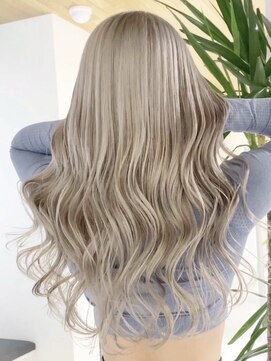 フリーク(FLEEK) レイヤーカット髪質改善ダブルカラーブリーチ