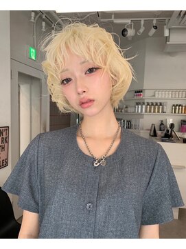 ペレ 原宿(PELE) ダブルカラー/ケアブリーチ/羽エクステ/原宿