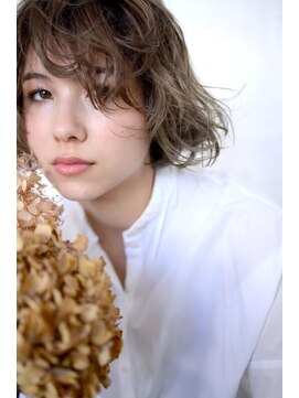 ミラバイグリーン(Mira by green) platinumbeige　x 『ｅｎｎｕｉ』ショート#22