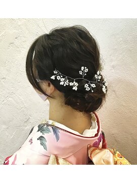 ヴォージュリアン(VOGES LIEN) ウェーブ×シニョン