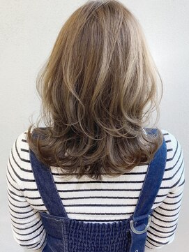 ウェイズ トウキョウ(Ways TOKYO) "ハイライトで作る【魔法のプラチナ】8トーンカラー★"透明度up.