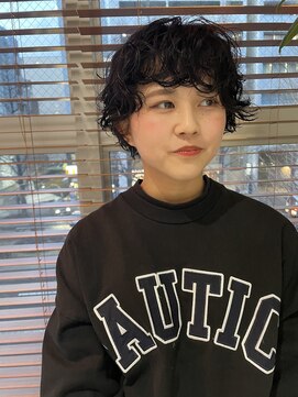 スリー(three) 韓国風パーマスタイル