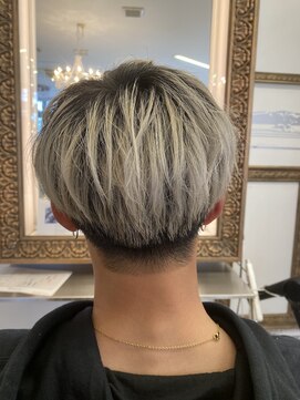 コワファースト 大分(COIFF1RST) 刈り上げマッシュ