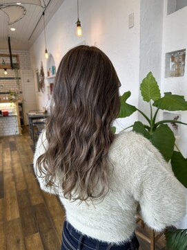 ソンリエ 青竹店(SONRiE) アッシュブラウンバレイヤージュ