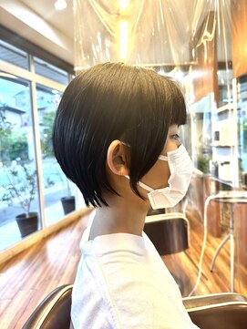 EM美容室 10代～50代 黒髪ショート
