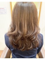 フリージア(freesia)&nbsp;30代40代50代/ふんわりミディアム/ウエーブヘア