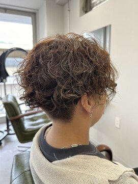 シャフト(SHAFT) 刈り上げショートパーマ♪