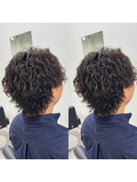 ブライト(BRIGHT) ツイストスパイラルパーマセンターパートウルフ