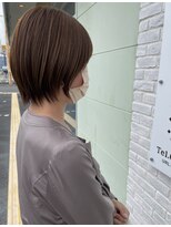 カットウェルズ ラブコオリヤマ 郡山店(Cut Well's Love Koriyama) ワンホンレイヤー/ミルクティーブロンド/ダークブルー/郡山