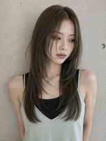 エイチ ウルフカット 大阪梅田(811)&nbsp;ヘアカラーグレージュカチモリヘアレイヤーボブ50代ボーイッシュ