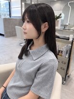 レウーナ 塚口(Reuna)&nbsp;結んでも可愛いミディアムヘア/顔周りレイヤー/暗髪/艶髪d