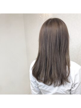 ヘアーアンドメイク ドレス(DRESS) ナチュラルアッシュカラー