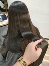 【当店の髪質改善】ダメージケア特化のトリートメント×縮毛矯正で艶髪へ導きます