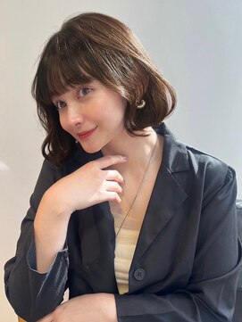 ユーフォリア 新宿通り(Euphoria) 黒髪 ボブルフ ネビージュ 小顔 外はね くびれ ワンレン