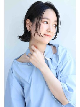 ウル(ulu) 外はねミディアム　透明感カラー　白髪ぼかし　名東区