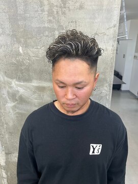 メンズサロン キング 梅田店(Men’s salon K!ng) 波巻きツイストスパイラルパーマ/フェザーパーマ/眉毛/メンズ