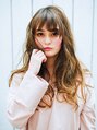レガリア 北花田店(Regalia) ロングヘアにゆるめのカールを施したパーマスタイル