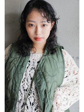 エイミー(amy.) カーリーパーマ×ミディアムレイヤー