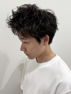 ヒュイル バイ ニアウ(Hwyl by Niau) メンズスパイキーショートニュアンスパーマシャドウパーマ