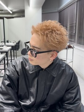 ペレ 渋谷(PELE) MEN’S HAIR/ブルーブラック/フェザーパーマ/渋谷