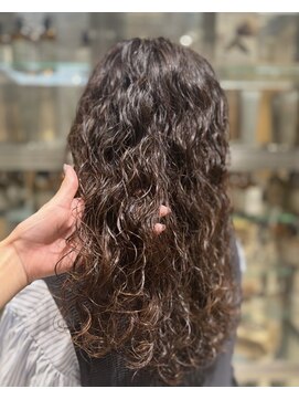 オーガニック リブ 川越(organic+live) 冬の美人見え◎ロングプードルパーマで垢抜け大人女子