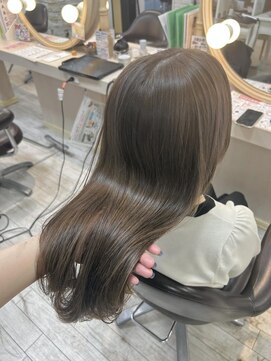 クレア(CREA) 透明感オリーブブラウンカラー