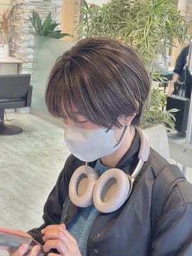 クレア(CREA) 20代30代に人気◎透明感ハイライトショート