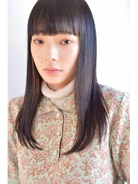 エールバイボヌール(Ere by Bonheur) モードカジュアル　黒髪パッツン前髪×イヤリングカラー