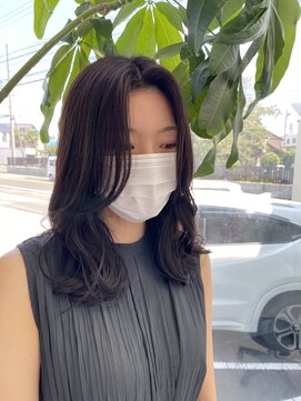 アンフェリール 原島店(Em Fellir) センターパート　ヨシンモリ/グレージュアッシュ/20代30代40代