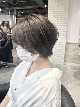 リーオオサカ(Lee Osaka) 【Lee大阪店】綺麗めショート×グレージュ/新出奈津樹