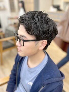 ネオリーブ クーロ メゾン 横浜(Neolive curro Maison) ニュアンスパーマ×アップバング[メンズ]