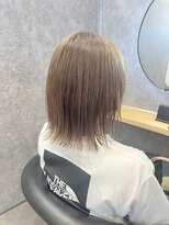 ラフル(LAFULL)&nbsp;切りっぱなし肩はねボブ&ミルクティーベージュ