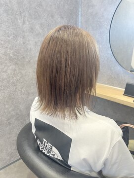 ラフル(LAFULL) 切りっぱなし肩はねボブ&ミルクティーベージュ